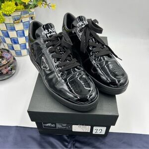 Men’s Prada downtown patent leather triangle logo sneakers size 9, made in Italy
